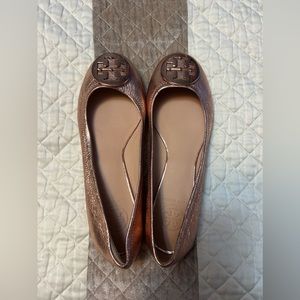 Rose gold Tory Burch flats worn once. Excellent condition